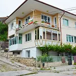 Mimosa Guest house 4*